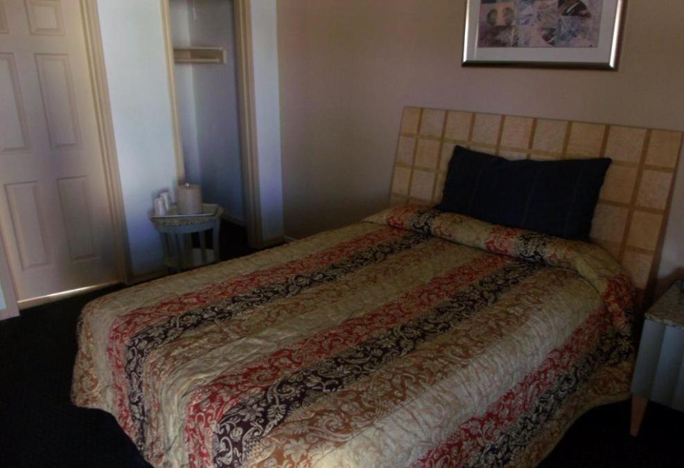Lindsay Inn Стая снимка